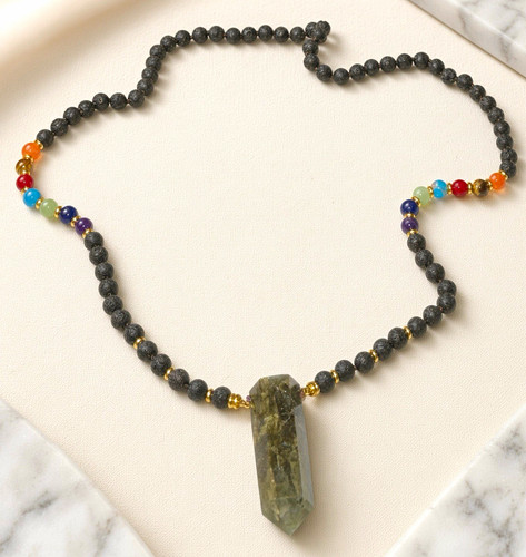 Collana con punta - in, pietra